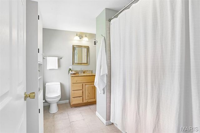 4709 Theiss Road, St Louis, MO 63128