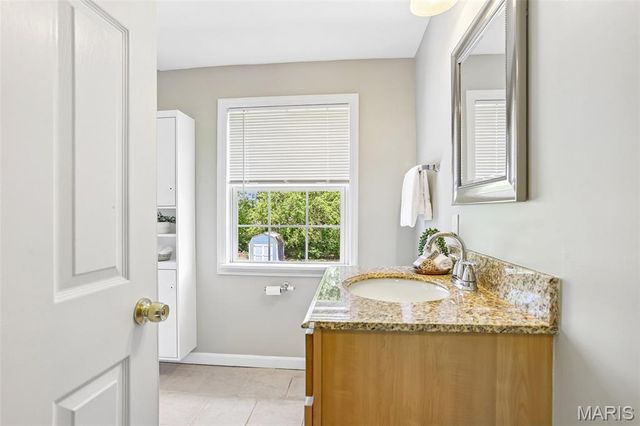 4709 Theiss Road, St Louis, MO 63128