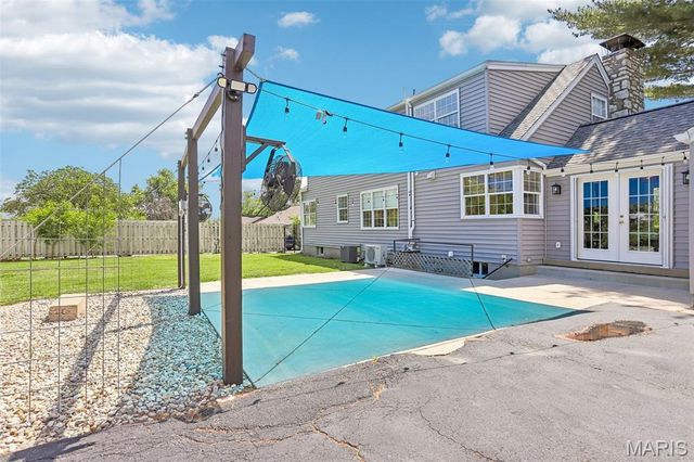 4709 Theiss Road, St Louis, MO 63128