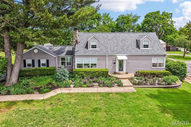 4709 Theiss Road, St Louis, MO 63128