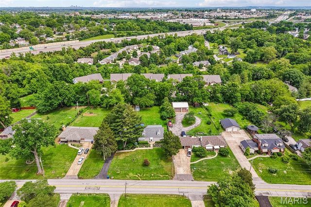 4709 Theiss Road, St Louis, MO 63128