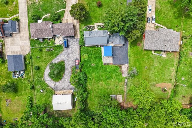 4709 Theiss Road, St Louis, MO 63128