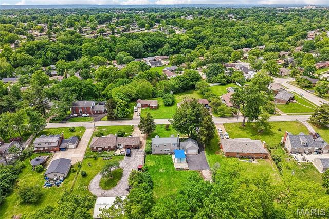 4709 Theiss Road, St Louis, MO 63128