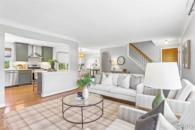 4709 Theiss Road, St Louis, MO 63128