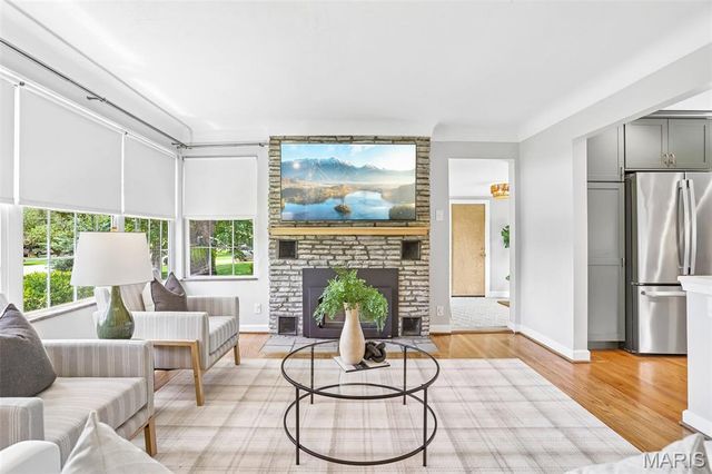 4709 Theiss Road, St Louis, MO 63128