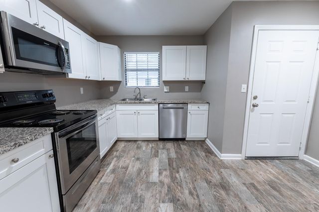 3435 Balboa Circle 8, Montgomery, TX 77356