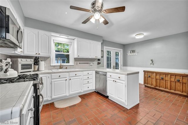 24103 Bruce Road, Bay Village, OH 44140