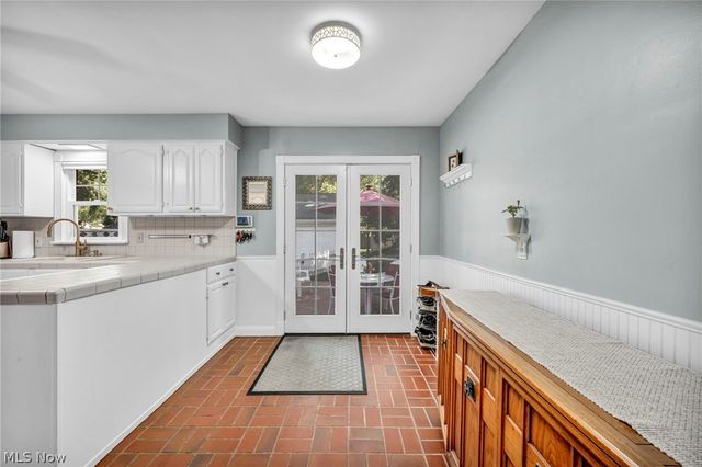 24103 Bruce Road, Bay Village, OH 44140