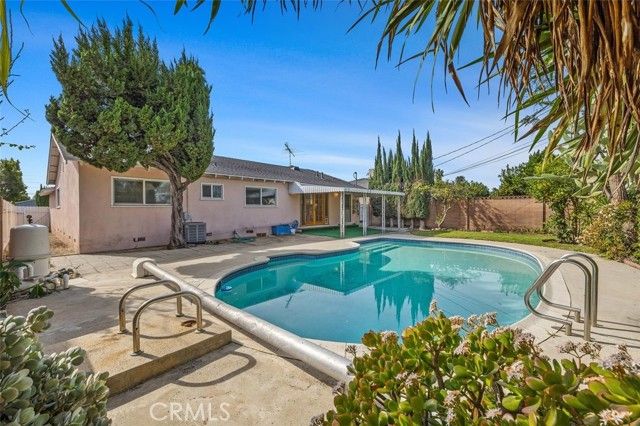 20159 Londelius Street, Winnetka (los Angeles), CA 91306