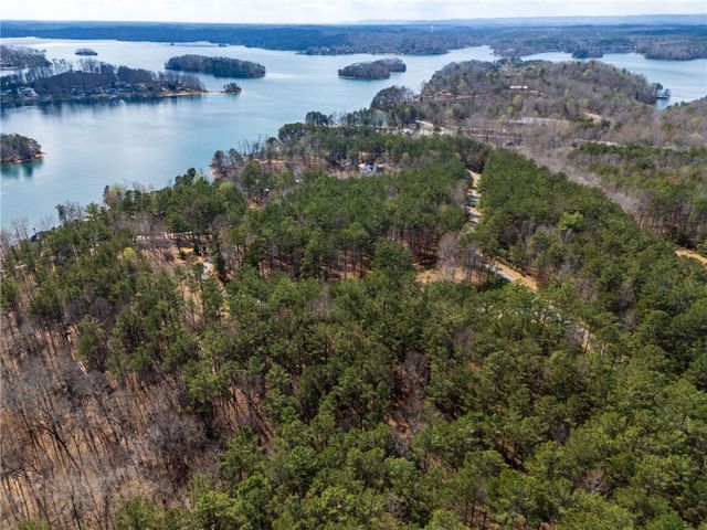 105 Hawks Bay Court, Six Mile, SC 29682