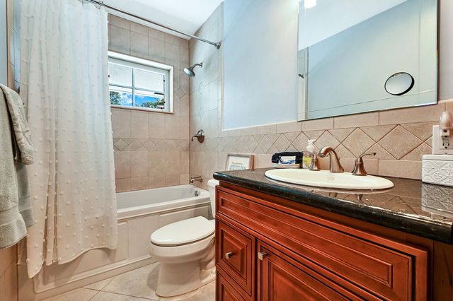 904 SE 12th Street, Deerfield Beach, FL 33441