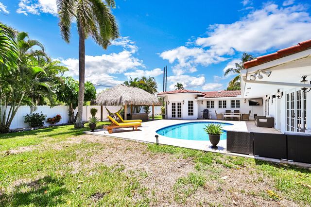 904 SE 12th Street, Deerfield Beach, FL 33441