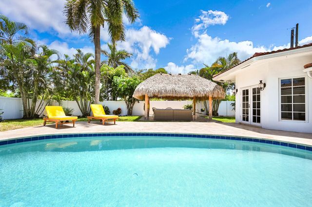 904 SE 12th Street, Deerfield Beach, FL 33441