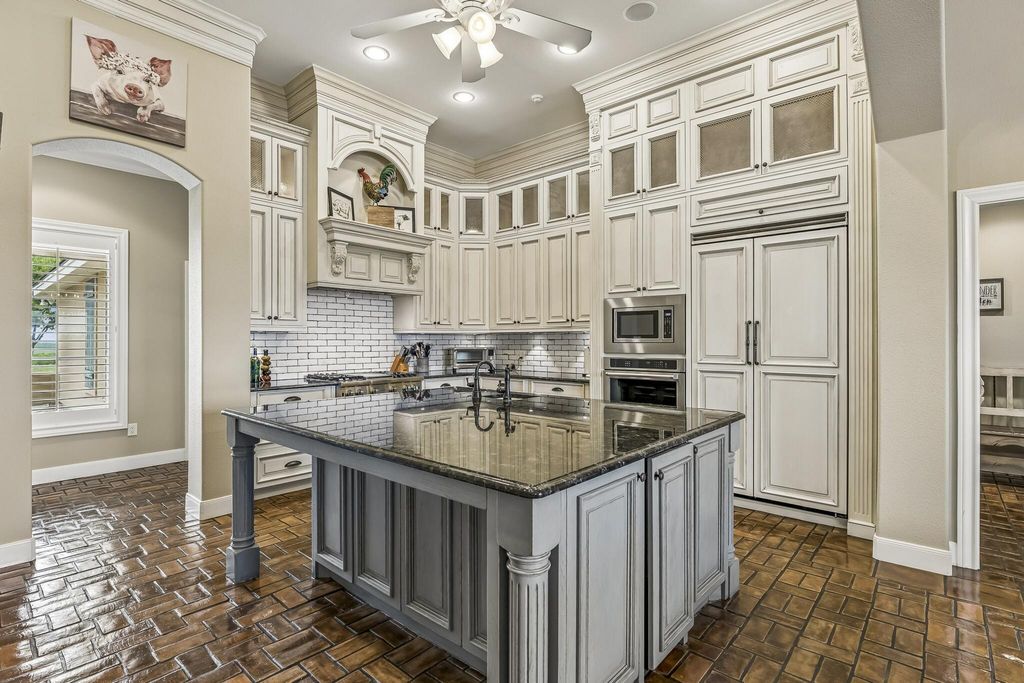Image 13 of property listing at 15901 Fm 2402, Paint Rock, TX 76866