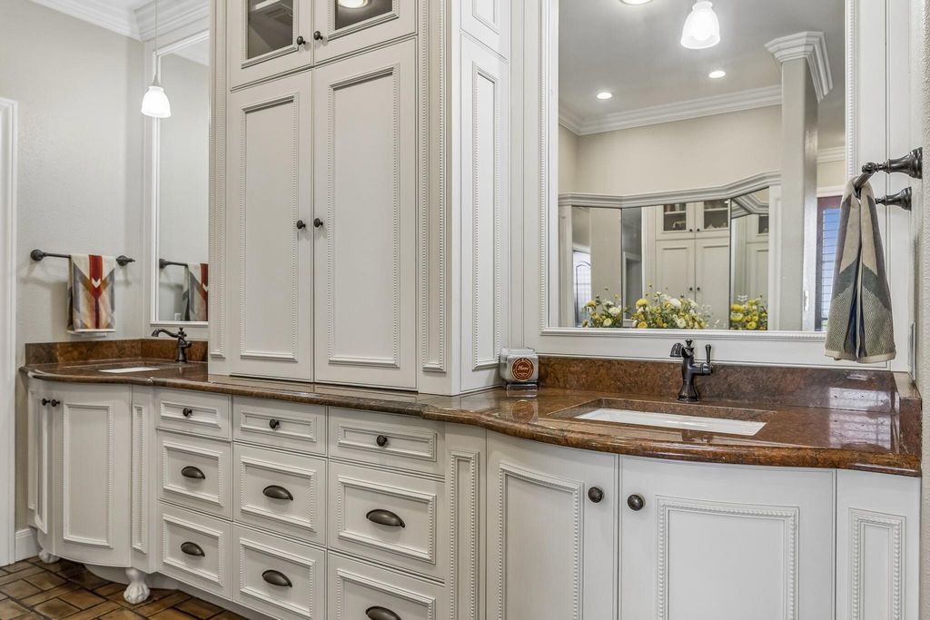 Image 23 of property listing at 15901 Fm 2402, Paint Rock, TX 76866