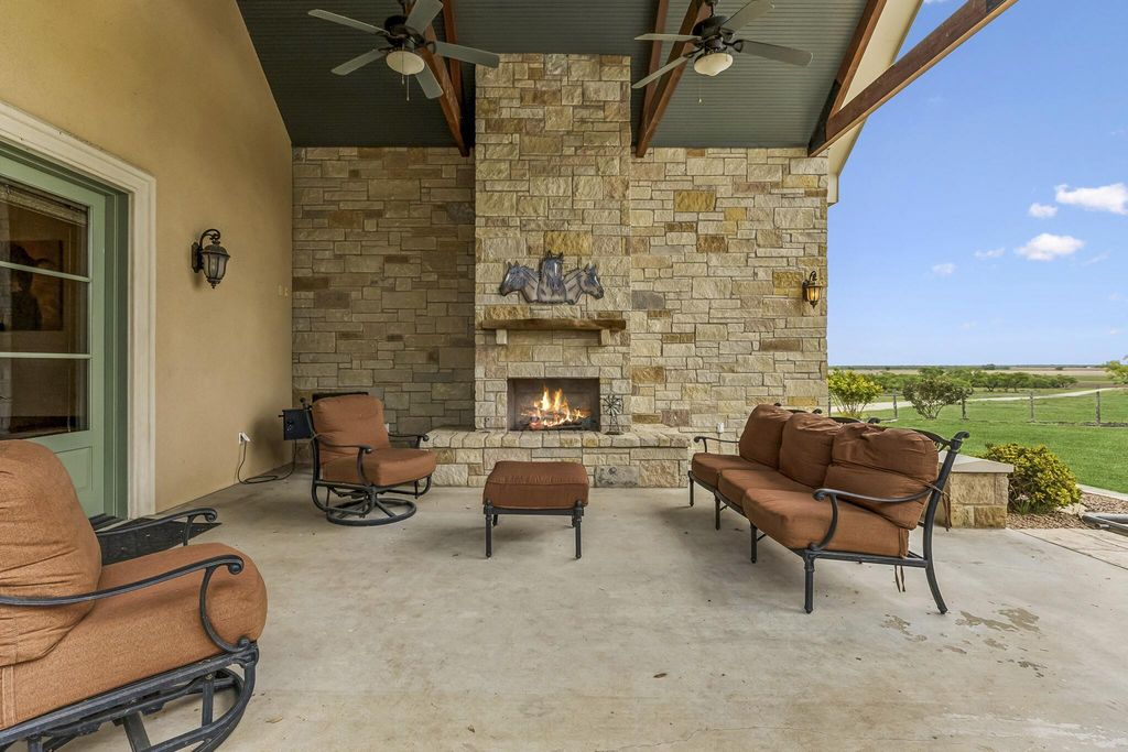 Image 40 of property listing at 15901 Fm 2402, Paint Rock, TX 76866
