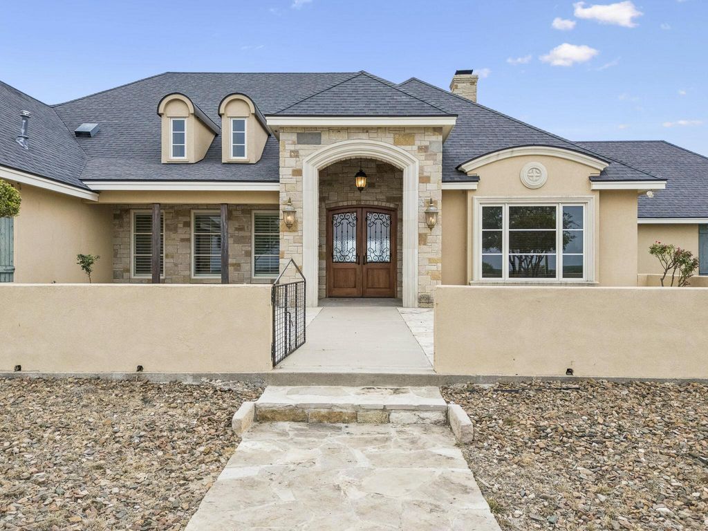 Image 6 of property listing at 15901 Fm 2402, Paint Rock, TX 76866
