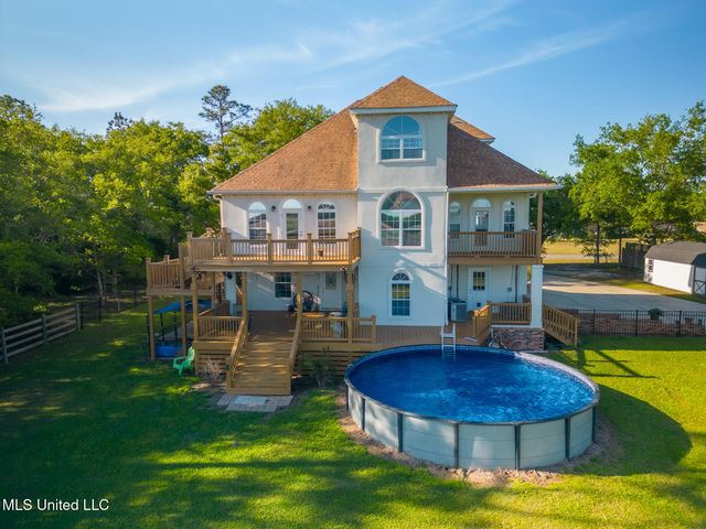 6105 Mary Mahoney Drive, Ocean Springs, MS 39564