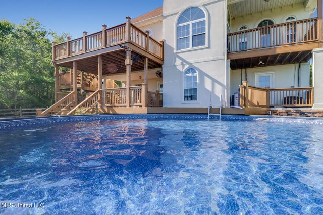 6105 Mary Mahoney Drive, Ocean Springs, MS 39564