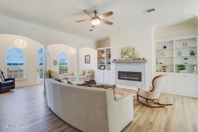 6105 Mary Mahoney Drive, Ocean Springs, MS 39564