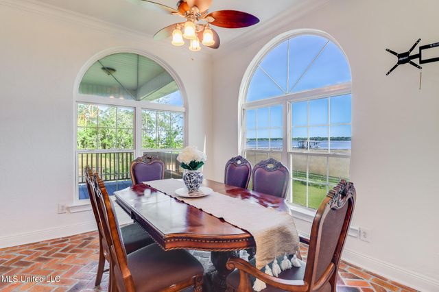 6105 Mary Mahoney Drive, Ocean Springs, MS 39564