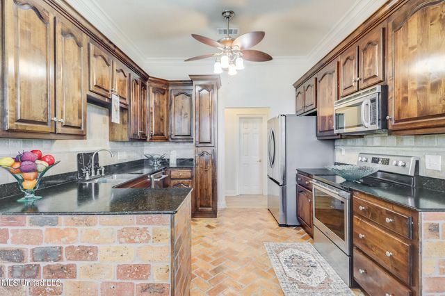 6105 Mary Mahoney Drive, Ocean Springs, MS 39564