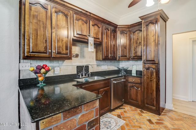 6105 Mary Mahoney Drive, Ocean Springs, MS 39564