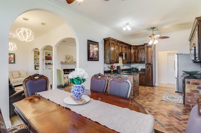 6105 Mary Mahoney Drive, Ocean Springs, MS 39564