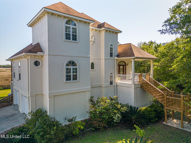 6105 Mary Mahoney Drive, Ocean Springs, MS 39564