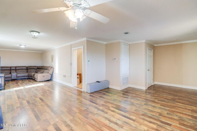 6105 Mary Mahoney Drive, Ocean Springs, MS 39564