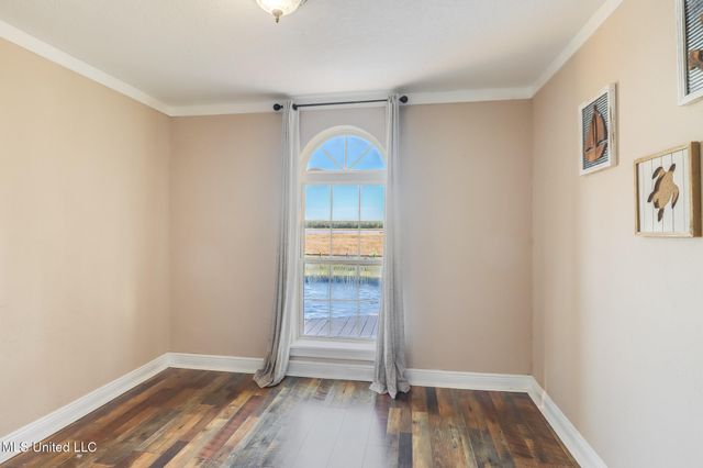 6105 Mary Mahoney Drive, Ocean Springs, MS 39564