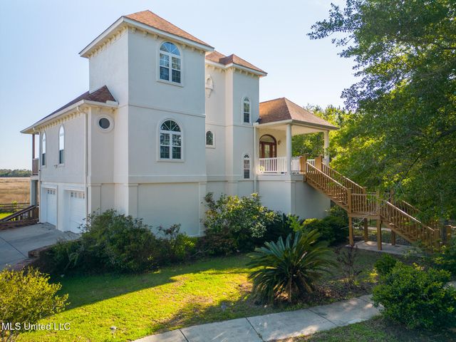 6105 Mary Mahoney Drive, Ocean Springs, MS 39564