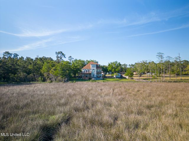 6105 Mary Mahoney Drive, Ocean Springs, MS 39564