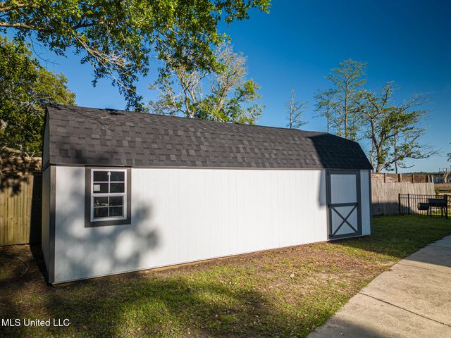 6105 Mary Mahoney Drive, Ocean Springs, MS 39564