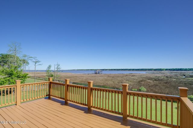 6105 Mary Mahoney Drive, Ocean Springs, MS 39564