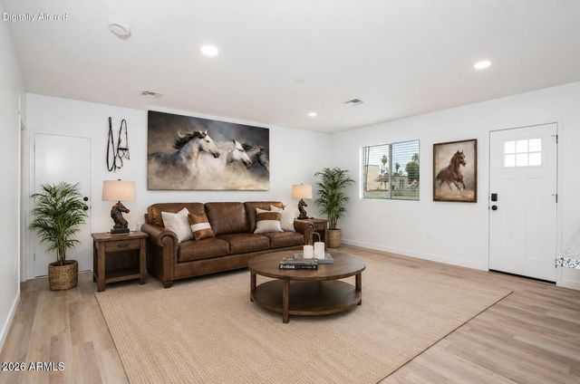 1934 E CARVER Drive, Phoenix, AZ 85040