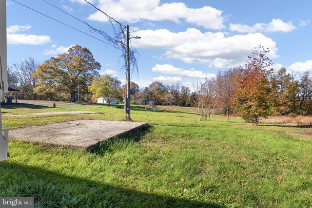 9004 THORNTON ROLLING RD, Fredericksburg, VA 22408