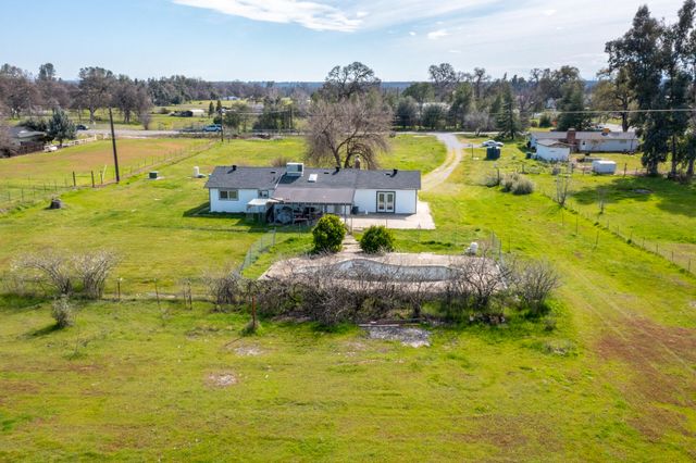 18962 Gas Point Road, Cottonwood, CA 96022