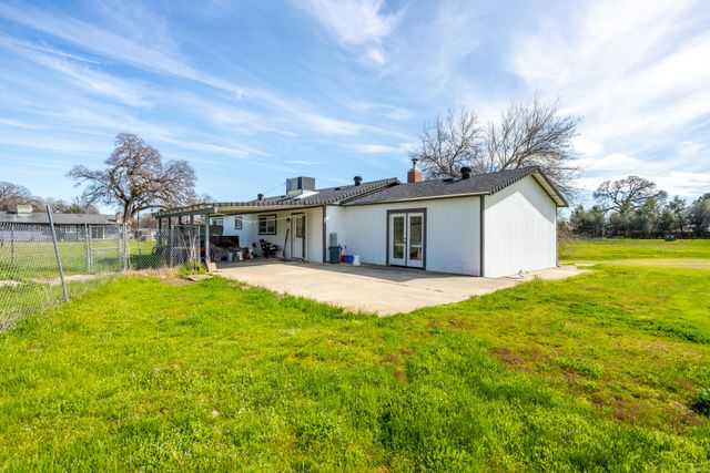 18962 Gas Point Road, Cottonwood, CA 96022