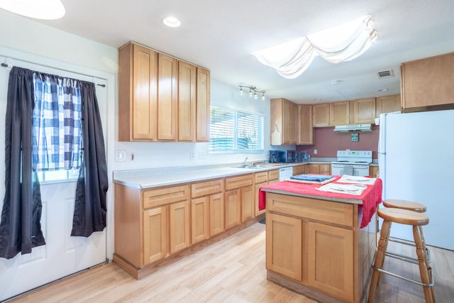 18962 Gas Point Road, Cottonwood, CA 96022