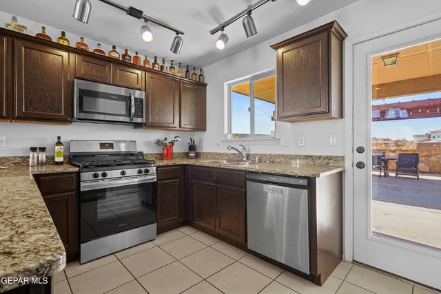 7248 Copper Trail Avenue, El Paso, TX 79934