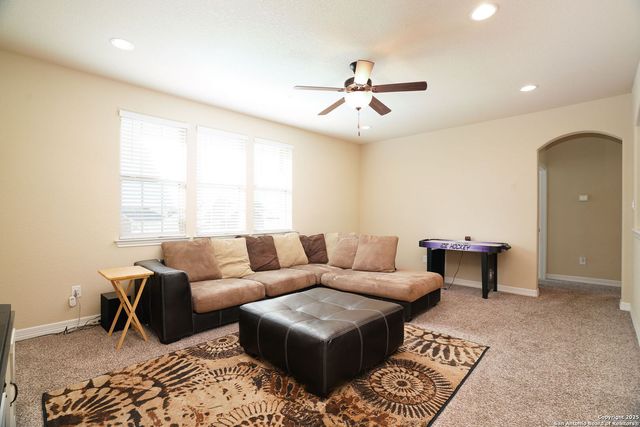 228 Comanche, Cibolo, TX 78108