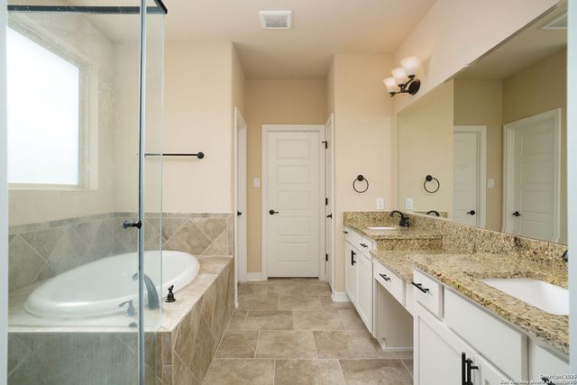 228 Comanche, Cibolo, TX 78108