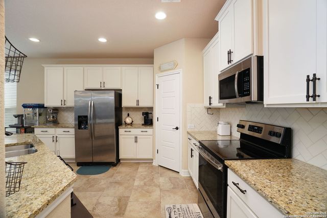 228 Comanche, Cibolo, TX 78108