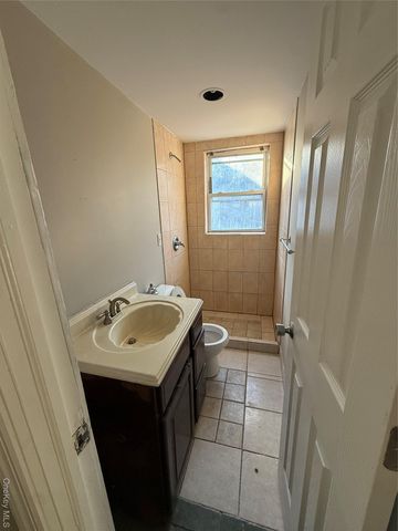 41 Gibson Avenue, White Plains, NY 10607