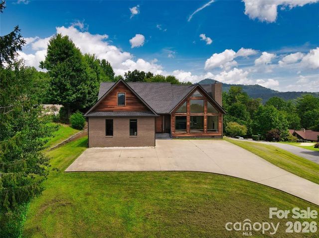8 Nottingham Drive, Candler, NC 28715