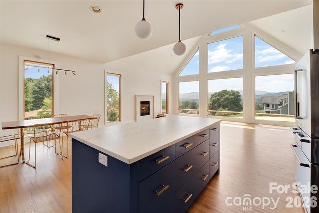 8 Nottingham Drive, Candler, NC 28715