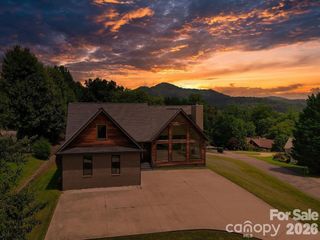 8 Nottingham Drive, Candler, NC 28715