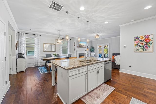 6520 Crosscreek Lane, Flowery Branch, GA 30542