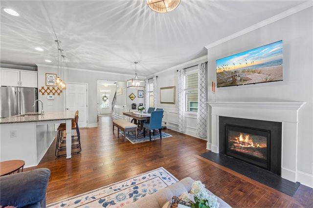 6520 Crosscreek Lane, Flowery Branch, GA 30542